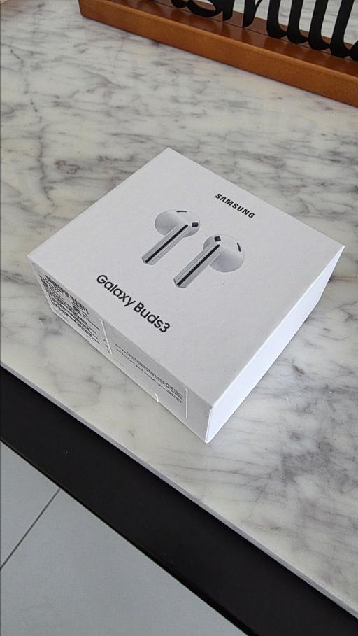 Buy & Sell Ash Guildford - Photos for New Wireless Samsung ear buds 3