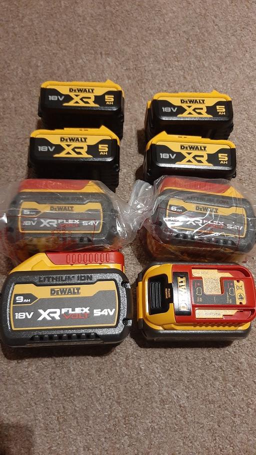 Buy & Sell Neasden North West London - Photos for Dewalt orginal battery.