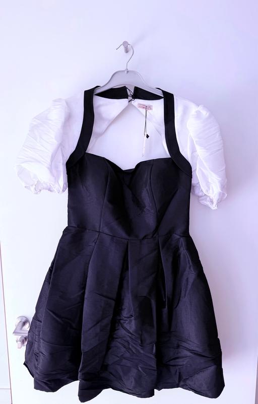 Buy & Sell Whitechapel East London - Photos for Short dress black and white