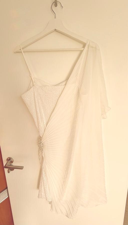 Buy & Sell Wapping East London - Photos for White sequined dress with veil on the side
