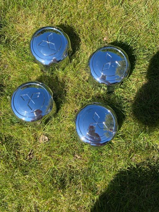 Vehicles Dodworth Barnsley - Photos for Wheel caps (Mitsubishi shogun)