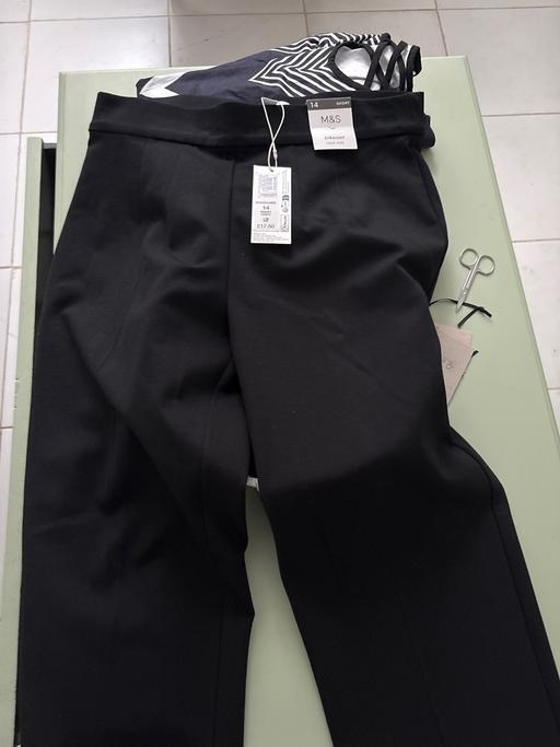 Buy & Sell Wombwell Barnsley - Photos for M&SNew Size 12Short Straight Trousers