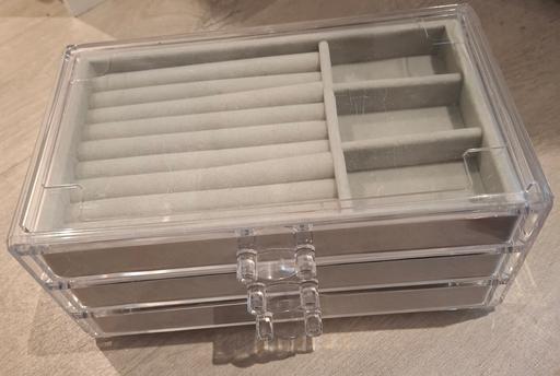 Buy & Sell Bromley East London - Photos for Jewellery storage box