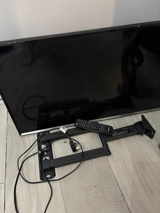 Buy & Sell Royal Albert Liverpool - Photos for Samsung TV