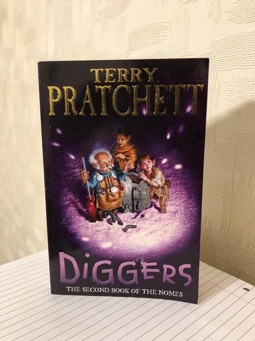 Buy & Sell Farington Moss South Ribble - Photos for Diggers - Terry Pratchett - Book 2