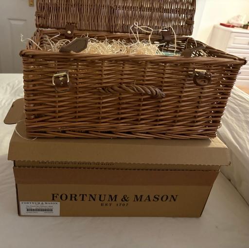 Buy & Sell Grange Park Saint Helens - Photos for Fortnum&Mason wickers basket