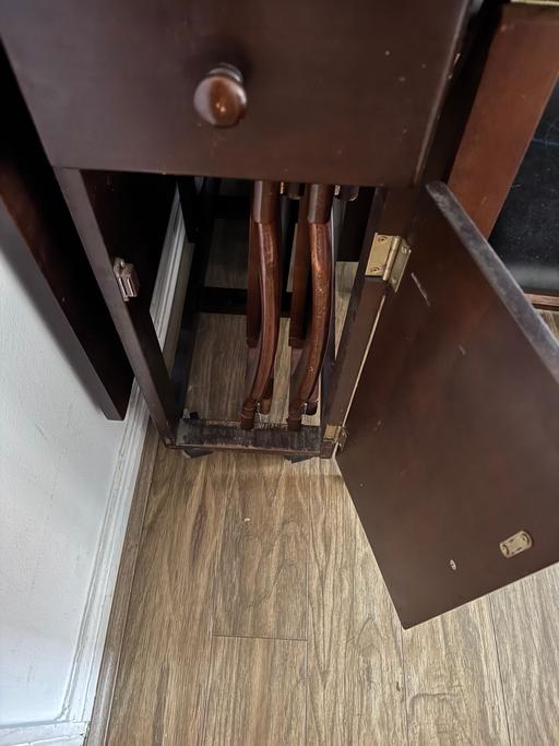 Buy & Sell Cambridge Heath East London - Photos for Expanding dining table