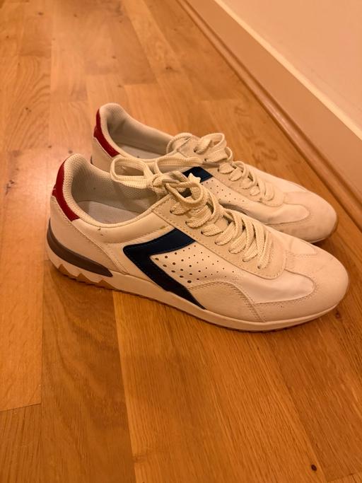 Buy & Sell St Johns South East London - Photos for White Italian trainers