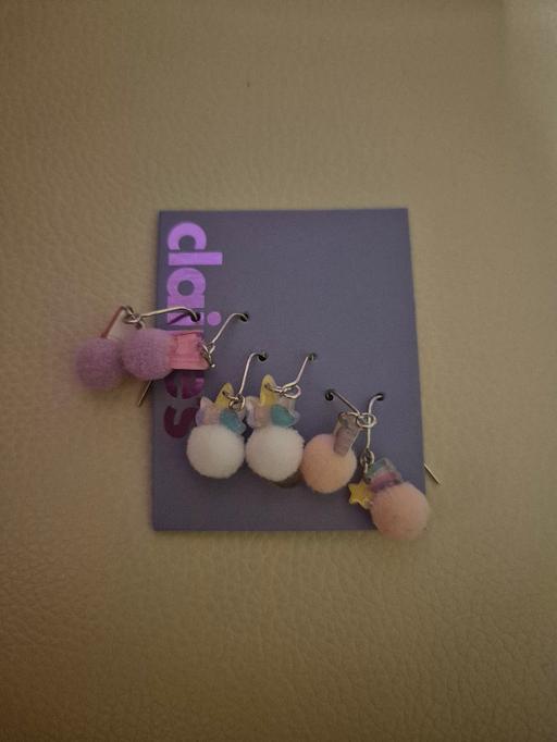 Buy & Sell Crumpsall Manchester - Photos for new Claires 3pk Pom Pom Earrings
