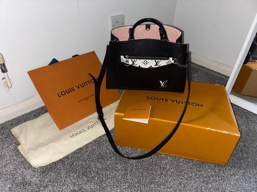 Buy & Sell Three Bridges Crawley - Photos for Louis Vuitton Marelle Tote MM