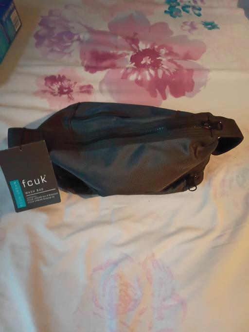 Buy & Sell Blakenhall Wolverhampton - Photos for Brand new Men's FCUK Washbag.