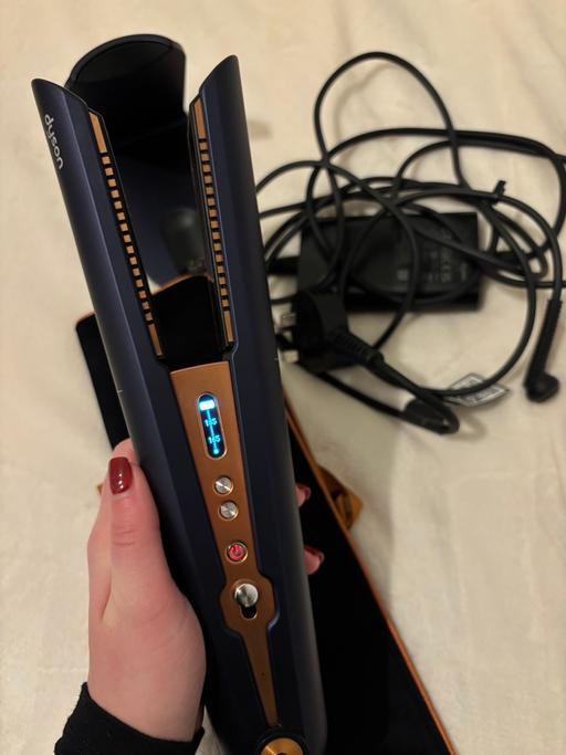 Buy & Sell Millbank Central London - Photos for Dyson Corrale Straightener