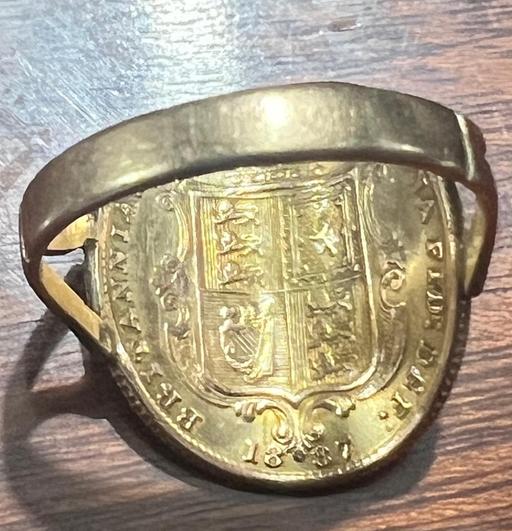 Buy & Sell Goodmayes East London - Photos for Gold hallmarked coin ring 9ct size N1/2