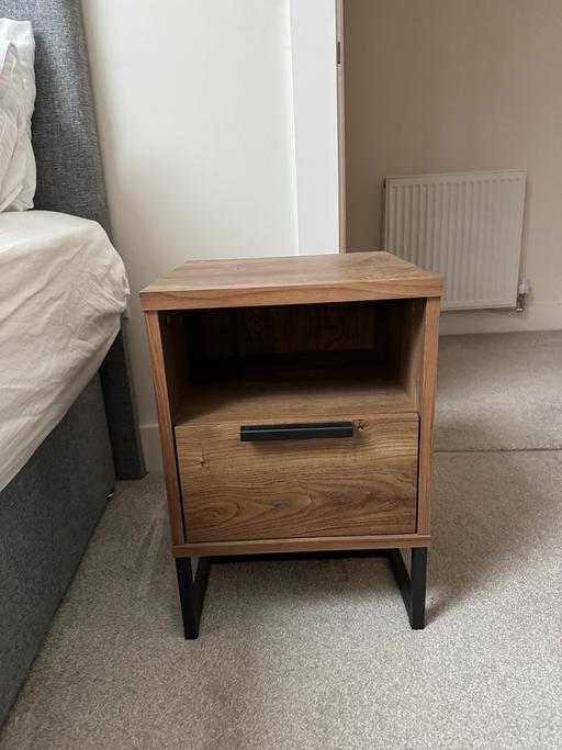 Buy & Sell Croxteth Liverpool - Photos for Oak wooden bedside table (Pair)
