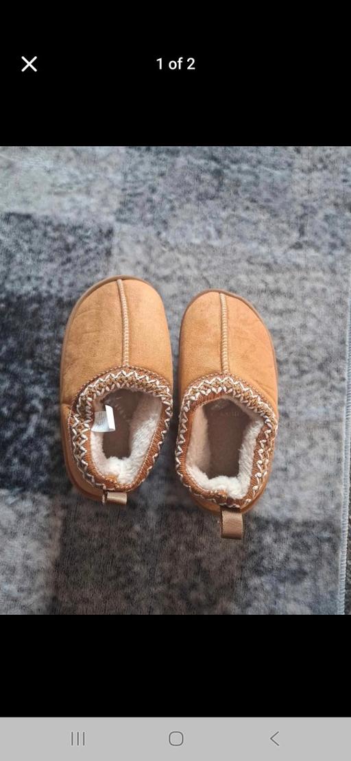 Buy & Sell Gledhow Leeds - Photos for Girls Soft Suede Shoe size 12 to 12.5