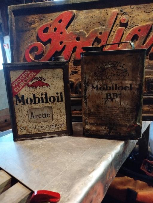 Buy & Sell Tame Valley Industrial Estate Tamworth - Photos for 2 x Rare Vintage Gargoyle Mobiloil Can's