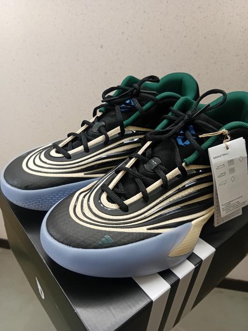 Buy & Sell Wandsworth Road South West London - Photos for Mens Adidas Dame X Basketball Shoes Size UK11