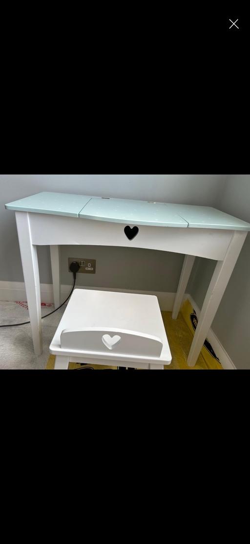 Buy & Sell Forest Gate East London - Photos for Vanity table and with chair