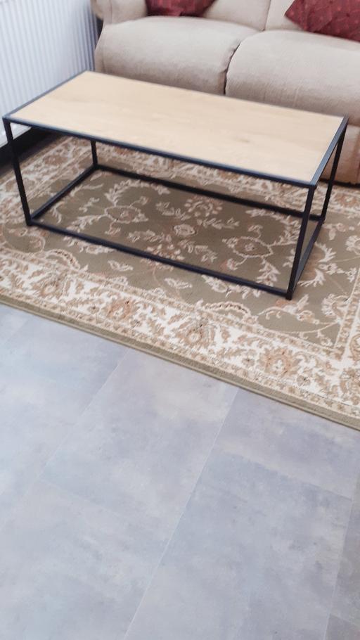 Buy & Sell Sundon Luton - Photos for Large Coffee/Display Table(LU33BY)