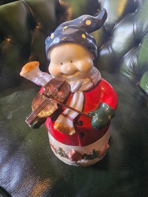 Buy & Sell Whittington Lichfield - Photos for Mrs Santa 🤶 Violin 🎻 player, damage