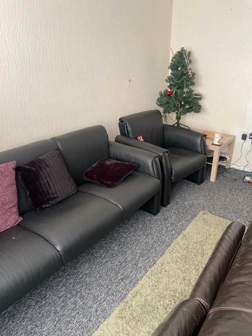 Buy & Sell Essington South Staffordshire - Photos for 3 & 1 seater sofa