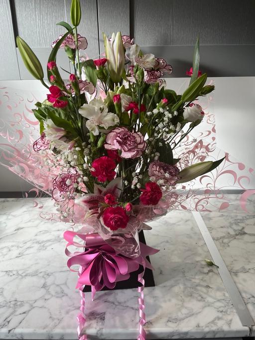 Buy & Sell Woodsetton Dudley - Photos for Large box of flowers