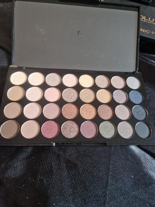 Buy & Sell Dosthill Tamworth - Photos for REVOLUTION EYESHADOW