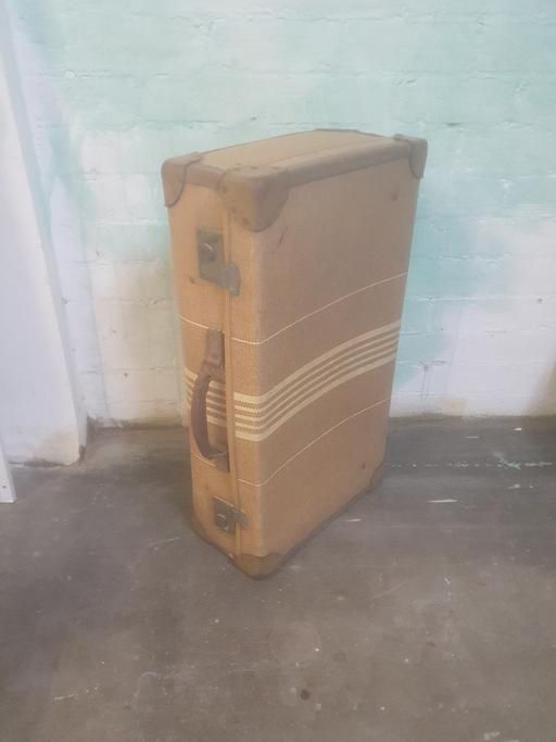 Buy & Sell Wolverhampton West Midlands - Photos for Vintage suitcase
