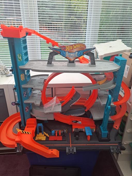 Buy & Sell Great Bridge Sandwell - Photos for Hot wheels ultimate garage