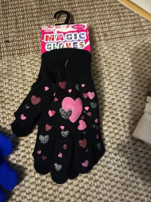 Buy & Sell Wednesfield Wolverhampton - Photos for New kids gloves 1£ each