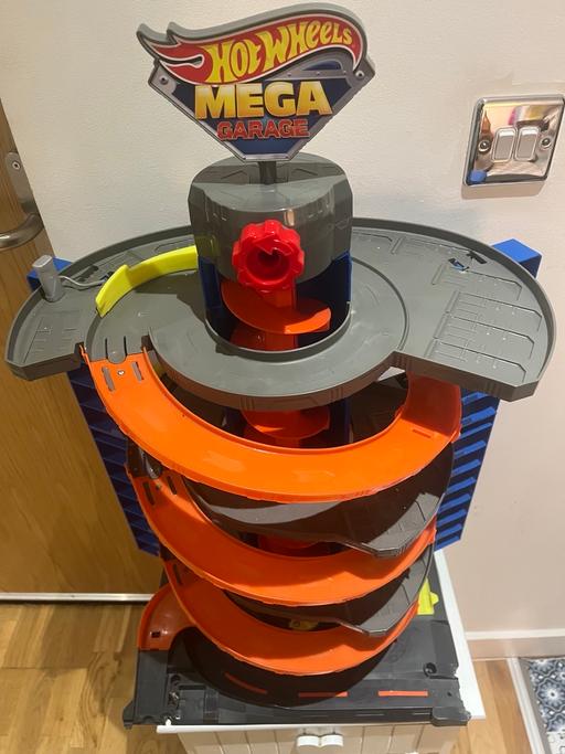 Buy & Sell Northenden Manchester - Photos for Hot wheels garage