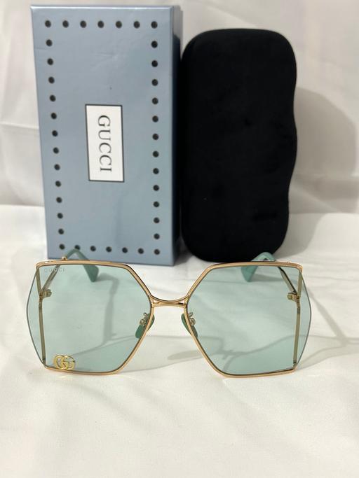 Buy & Sell Bushey Hertsmere - Photos for Gucci Women’s Square Sunglasses Light Green
