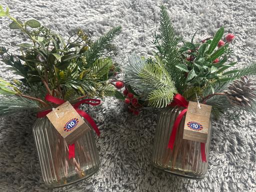 Buy & Sell Dovecot Knowsley - Photos for 2 x Christmas displays. Glass vases. New