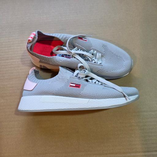 Buy & Sell Amblecote Dudley - Photos for TOMMY JEANS Trainers in Light Grey Pink UK 6