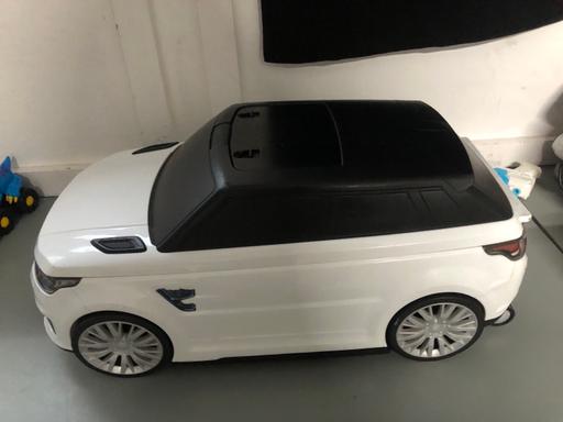 Buy & Sell Selly Oak Birmingham - Photos for Ride on car /suit case