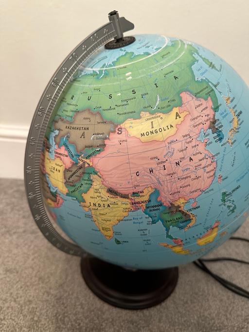 Buy & Sell Wallington Sutton - Photos for World globe illuminated dual aspect