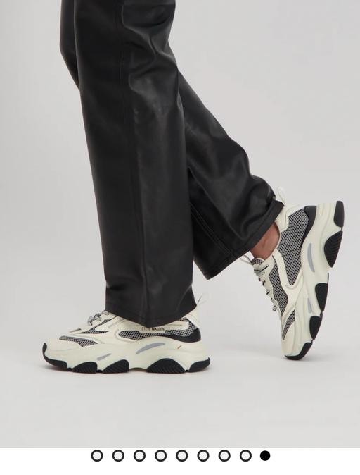 Buy & Sell Denham Garden Village Buckinghamshire - Photos for Steve Madden trainers