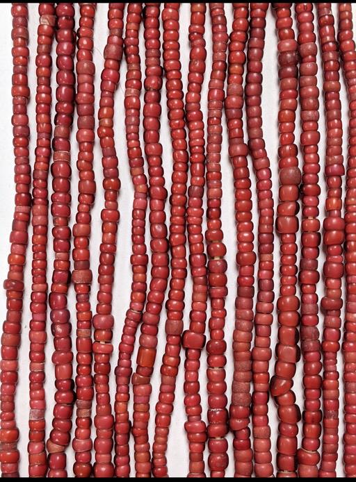 Buy & Sell Yew Tree Estate Sandwell - Photos for Stand of vintage white heart beads