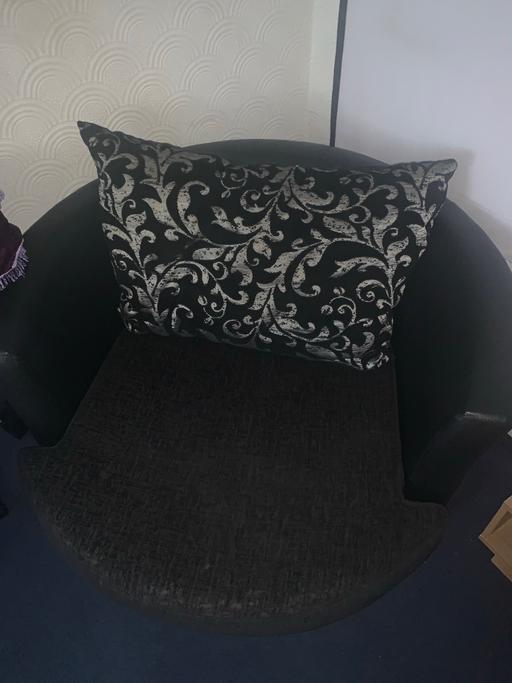 Buy & Sell Harborne Birmingham - Photos for Swivel Sofa-Chair Black Decorative Cushion