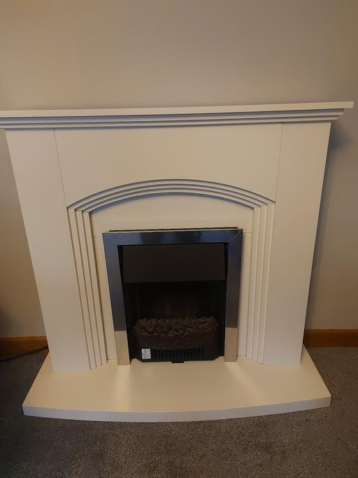 Buy & Sell Ettingshall Park Wolverhampton - Photos for Electric fire and surround