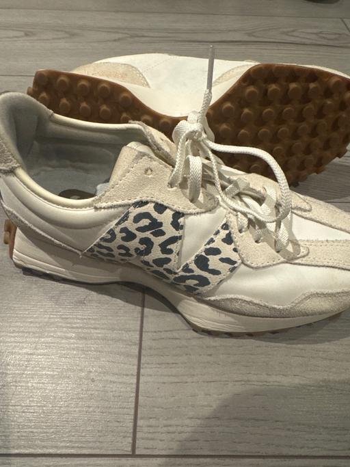 Buy & Sell Yiewsley Hillingdon - Photos for New Balance 327 Women’s trainers