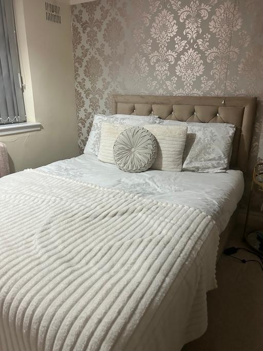 Buy & Sell Nottingham City Centre Nottingham - Photos for Double bed velvet