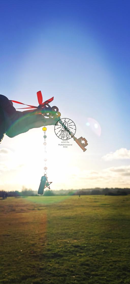 Buy & Sell Erdington Birmingham - Photos for 🌈Rainbow Magic Yule Key Ornament