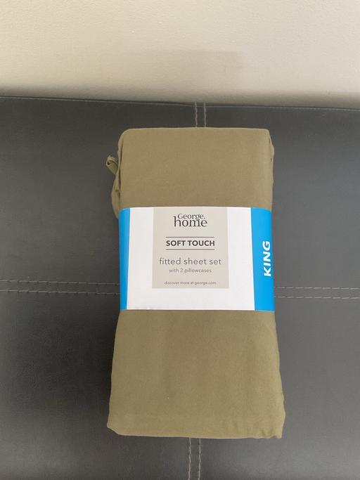 Buy & Sell Roby Knowsley - Photos for King Size Fitted Sheet and 2 Pillowcases