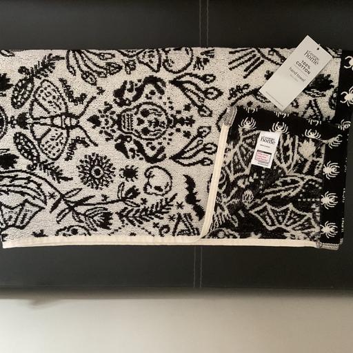 Buy & Sell Liverpool Knowsley - Photos for Gothic Reversible Hand Towel