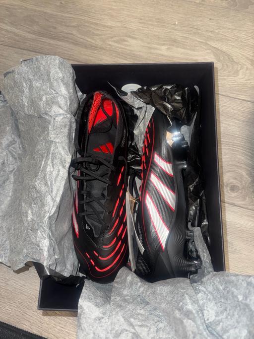 Buy & Sell De Beauvoir Town North London - Photos for PREDATOR OBSIDIAN STRIKE FOLD-OVER TONGUE FG