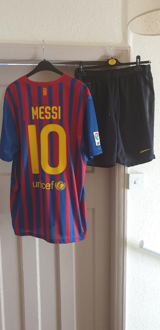Buy & Sell Lofthouse Gate Wakefield - Photos for MESSI FOOTBALL SHIRT PLUS NUMBERS XL