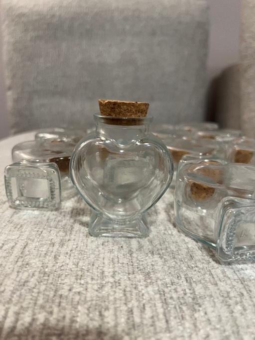 Buy & Sell Birmingham Birmingham - Photos for Glass heart-shaped bottles.