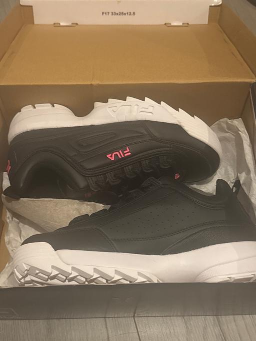 Buy & Sell Yiewsley Hillingdon - Photos for Fila black and pink trainer