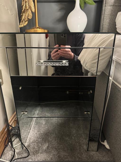Buy & Sell Kilburn North West London - Photos for Next mirrored bedside tables